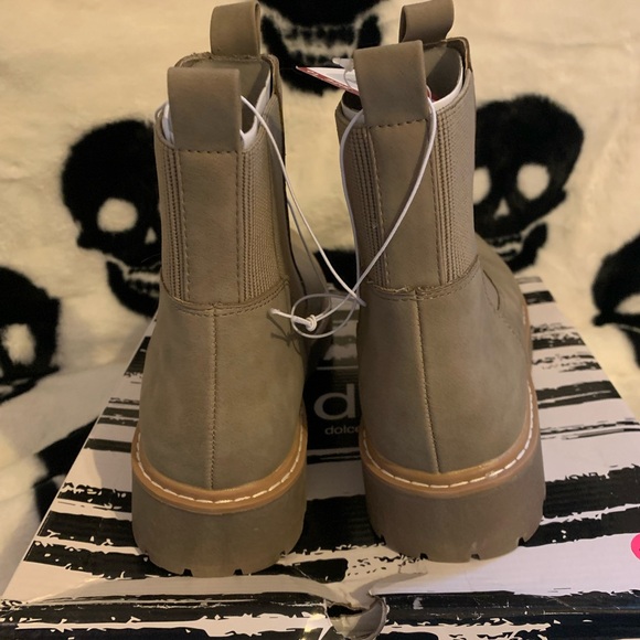 NWT DOLCE VITA CHELSEA BOOT
STYLLI LEIGHA
SIZE 10 - Picture 6 of 10